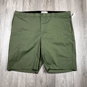 NWT Old Navy Ultimate Tech Slim Built-In Flex Olive Green Men Shorts Size 48